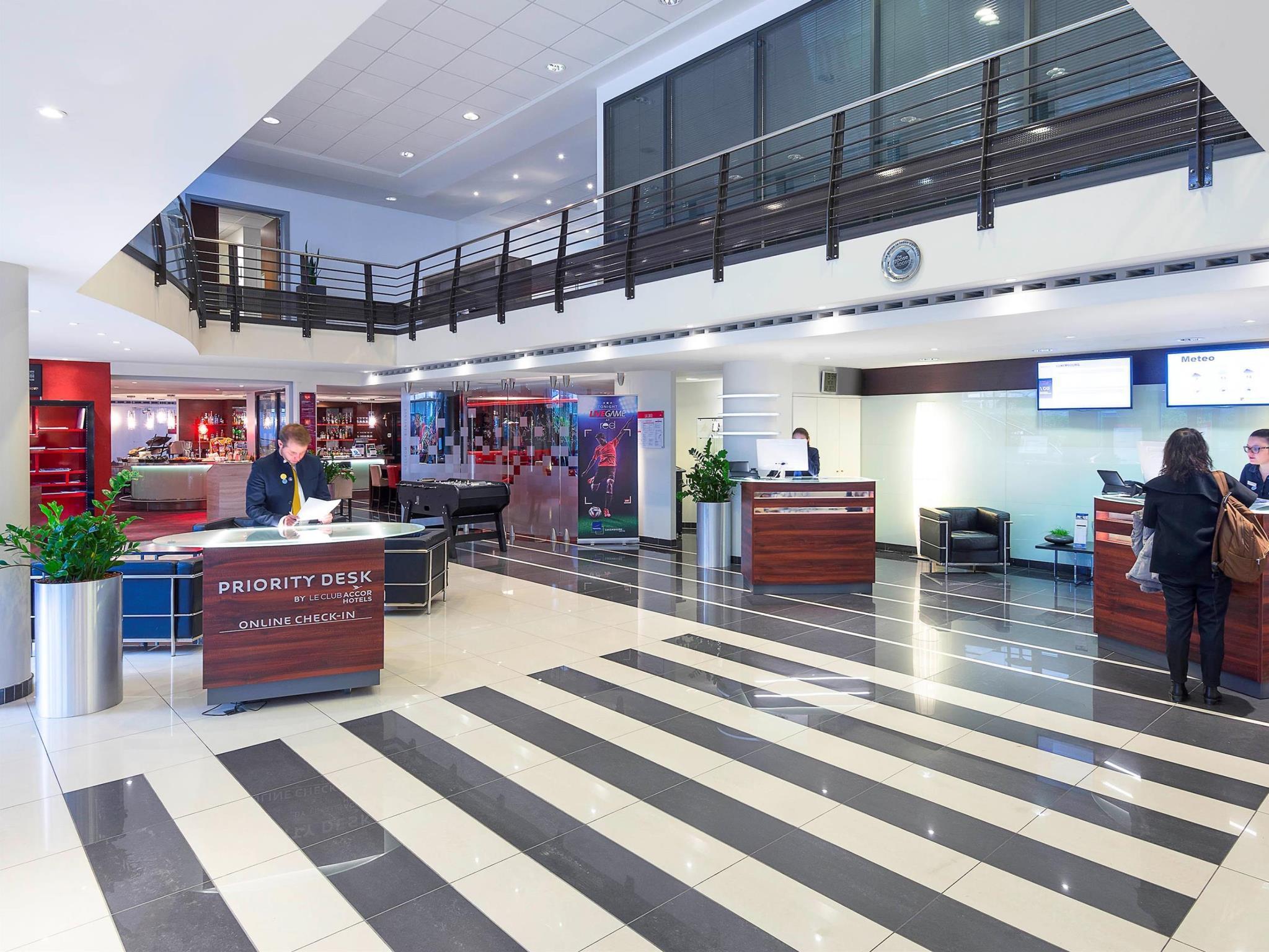 Novotel Luxembourg Centre Esterno foto