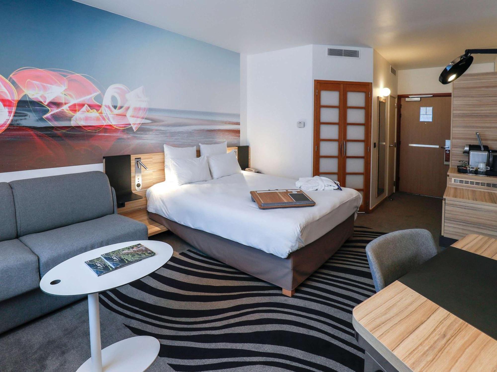 Novotel Luxembourg Centre Esterno foto