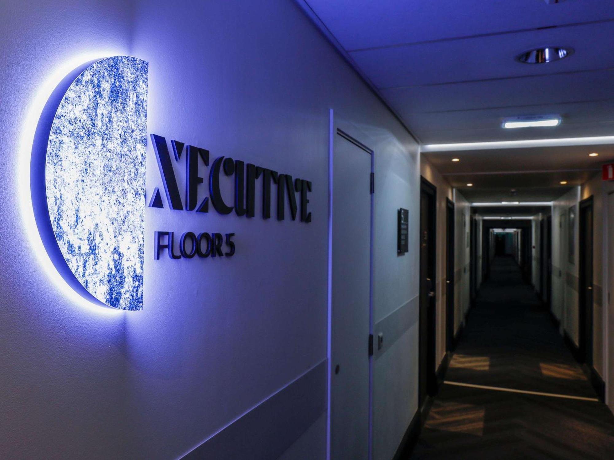 Novotel Luxembourg Centre Esterno foto
